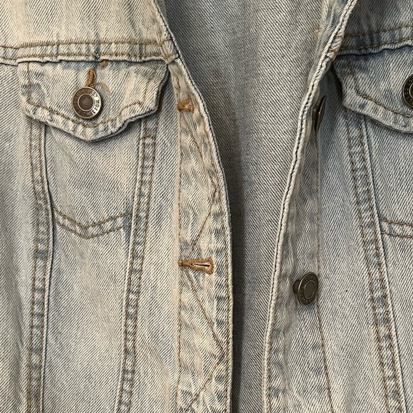 Mossimo Teen Wolf Malia Light Wash Jean Jacket - Picture 10 of 11